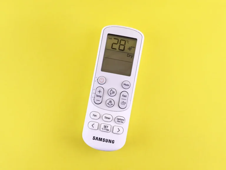 Télécommande de climatisation avec fonction Follow Me pour réglage précis du confort